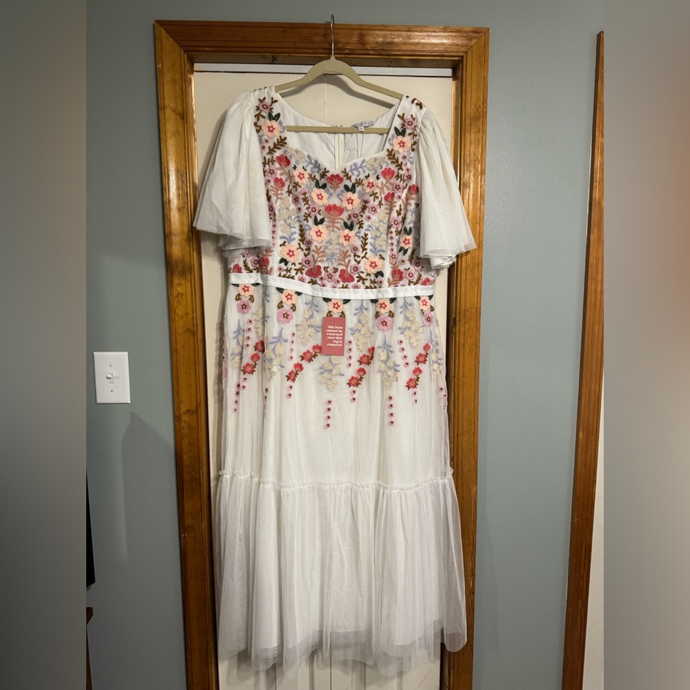 Ivy City Co. White Floral Dress